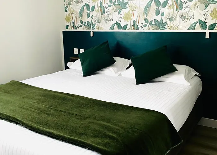 Brit Hotel Le Surcouf