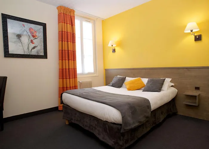 Brit Hotel Le Surcouf